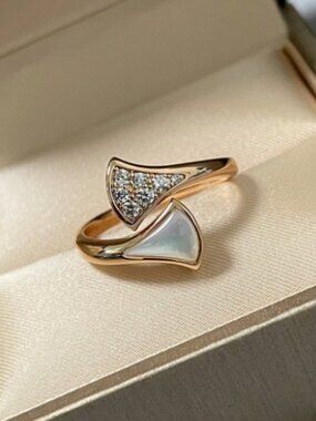 BVLGARI Divas' Dream Rose Gold Ring with Mother-of-Pearl & Pavé Diamonds